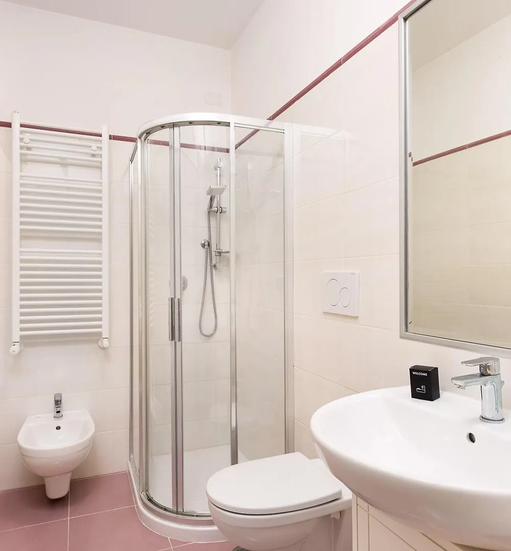 Apartment Idyllia - Spacious Bright Flat Rome Italy